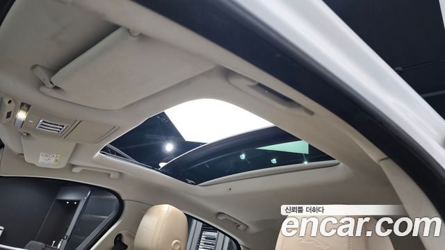 Jaguar XF 2017 — photo 18