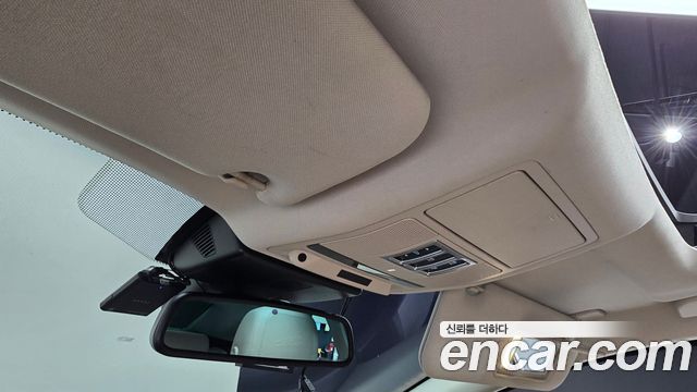 Jaguar XF 2017 — photo 19