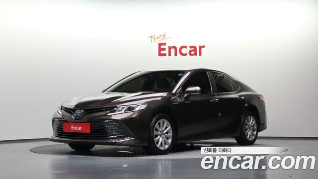 Toyota Camry 2019 — photo 1