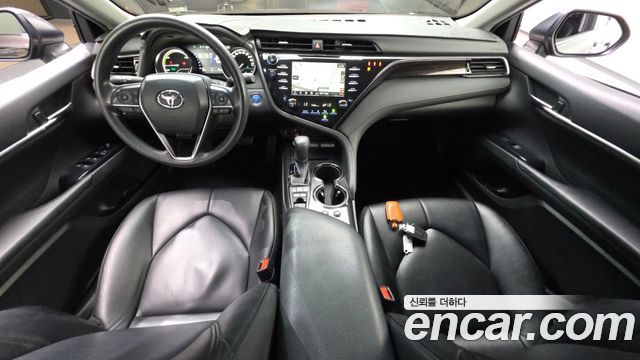 Toyota Camry 2019 — photo 7
