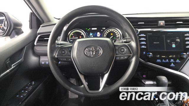 Toyota Camry 2019 — photo 13