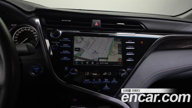 Toyota Camry 2019 — photo 14