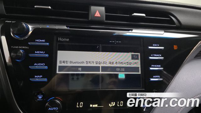 Toyota Camry 2019 — photo 17