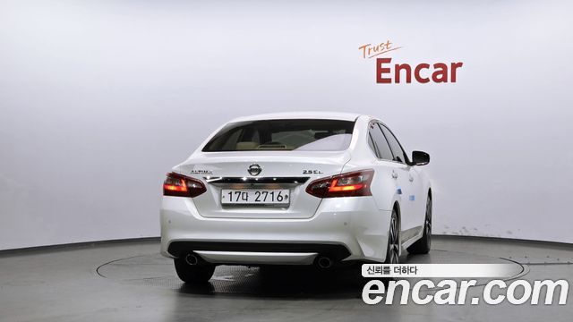 Nissan Altima 2018 — photo 4