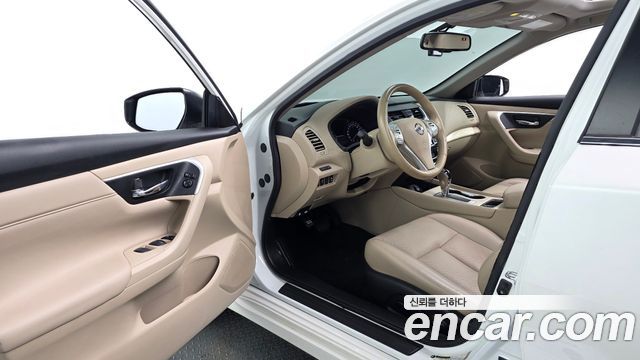 Nissan Altima 2018 — photo 10