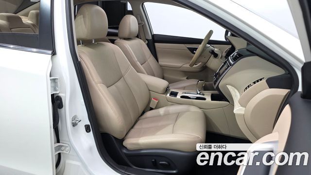 Nissan Altima 2018 — photo 11