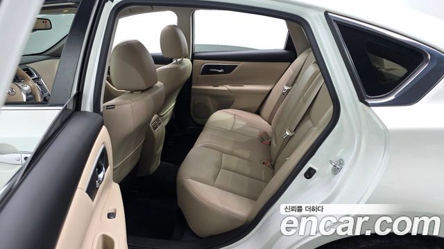 Nissan Altima 2018 — photo 12