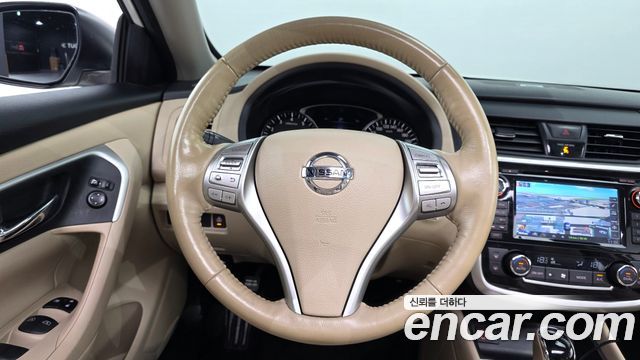 Nissan Altima 2018 — photo 13