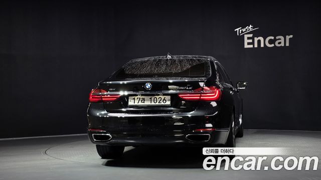 BMW 7-Series 2016 — photo 4