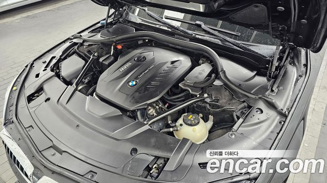 BMW 7-Series 2016 — photo 6