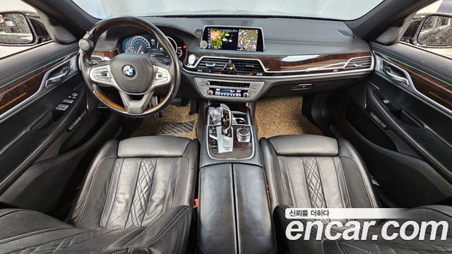 BMW 7-Series 2016 — photo 7