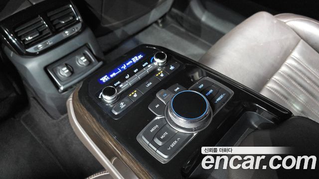 Genesis EQ900 2016 — photo 16