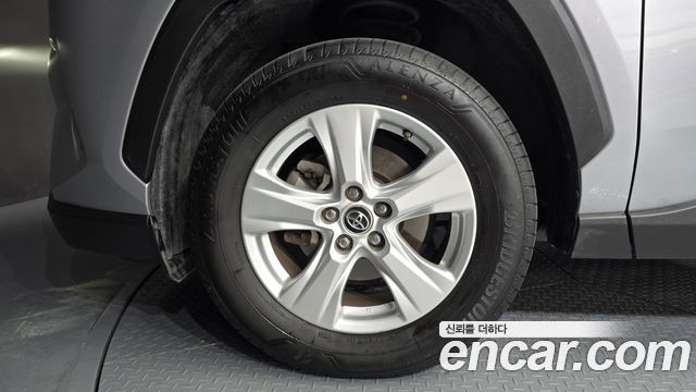 Toyota RAV4 2019 — photo 5