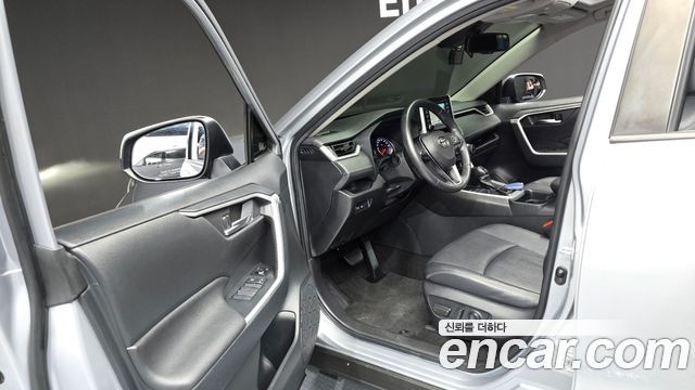 Toyota RAV4 2019 — photo 10