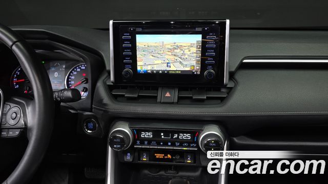 Toyota RAV4 2019 — photo 13