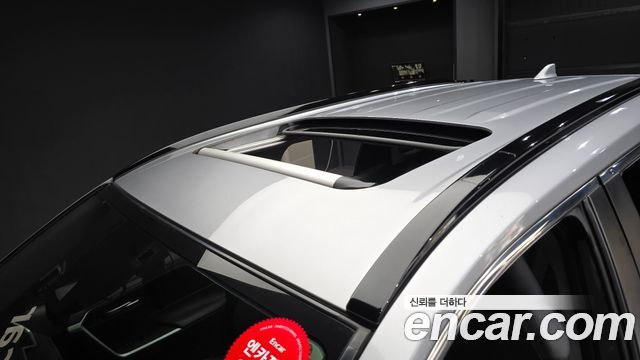 Toyota RAV4 2019 — photo 16