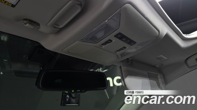 Toyota RAV4 2019 — photo 18