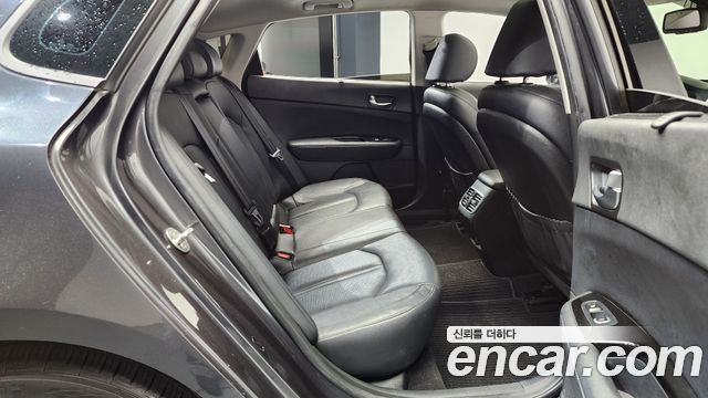 Kia K5 2018 — photo 17