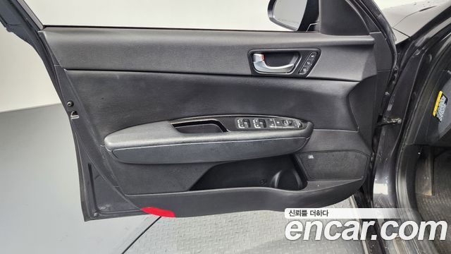 Kia K5 2018 — photo 14