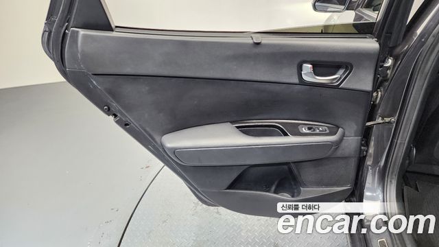 Kia K5 2018 — photo 15