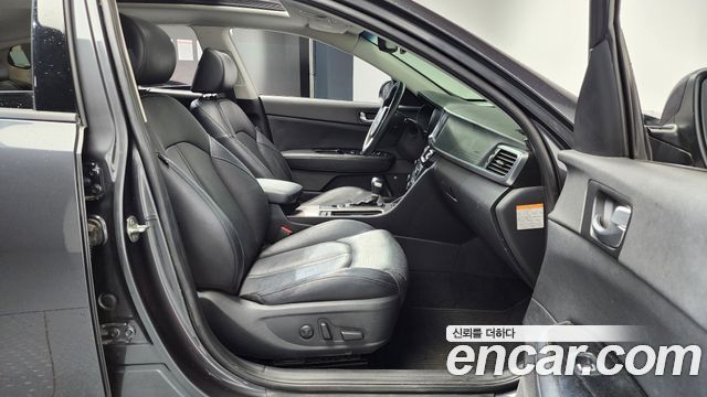 Kia K5 2018 — photo 16