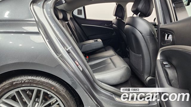 Genesis G70 2018 — photo 17