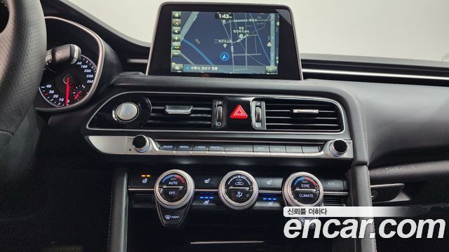 Genesis G70 2018 — photo 18