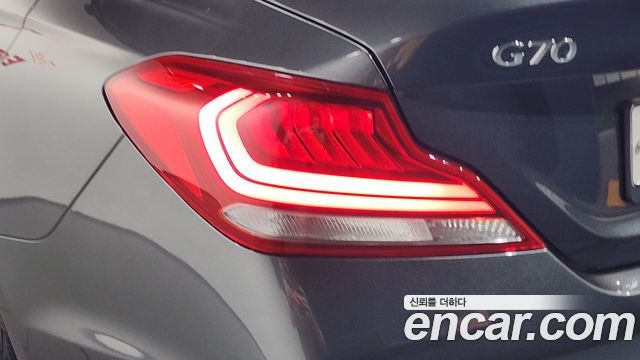 Genesis G70 2018 — photo 9