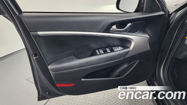 Genesis G70 2018 — photo 14