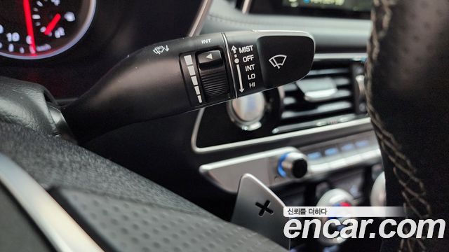 Genesis G70 2018 — photo 27