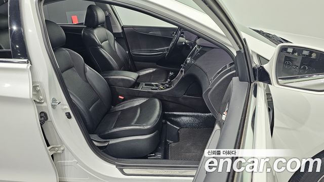 Hyundai Sonata 2013 — photo 13