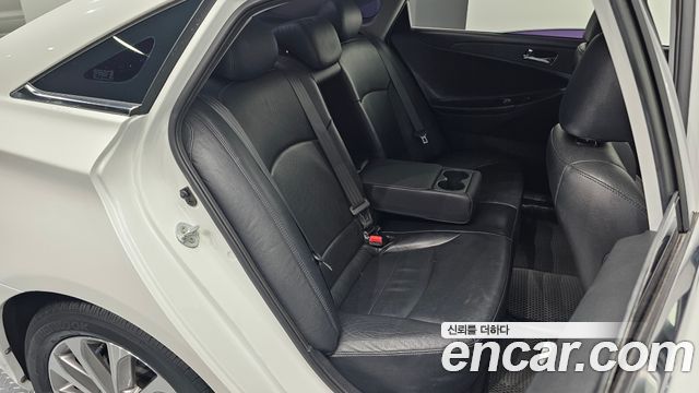 Hyundai Sonata 2013 — photo 17