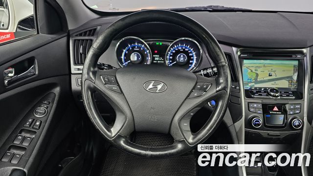Hyundai Sonata 2013 — photo 18