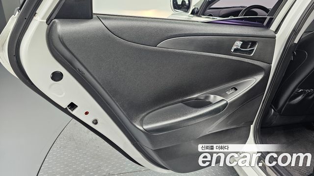 Hyundai Sonata 2013 — photo 15