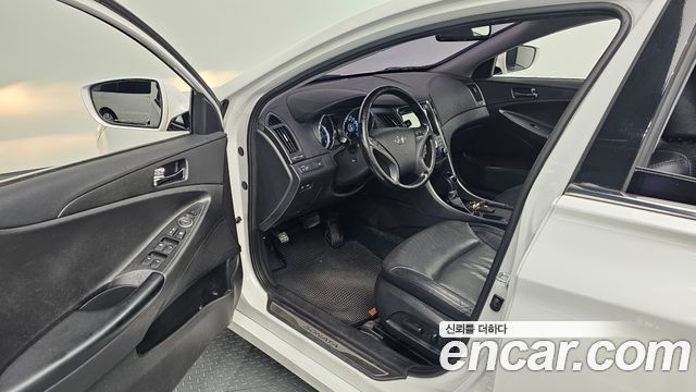 Hyundai Sonata 2013 — photo 16