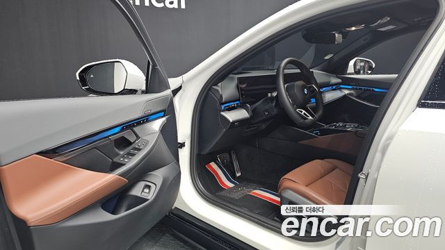 BMW 5-Series 2024 — photo 13