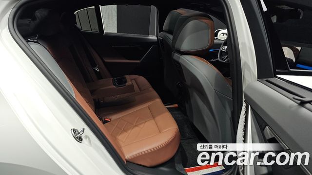 BMW 5-Series 2024 — photo 17