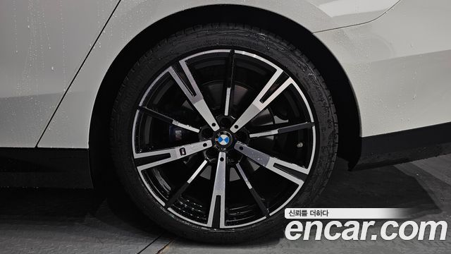 BMW 5-Series 2024 — photo 7