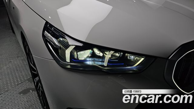 BMW 5-Series 2024 — photo 8