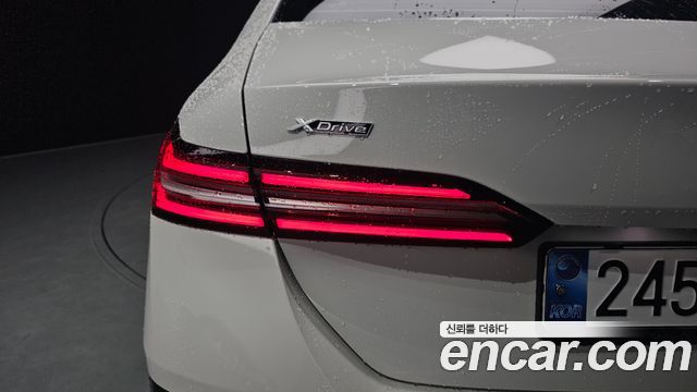 BMW 5-Series 2024 — photo 9
