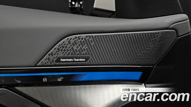 BMW 5-Series 2024 — photo 28