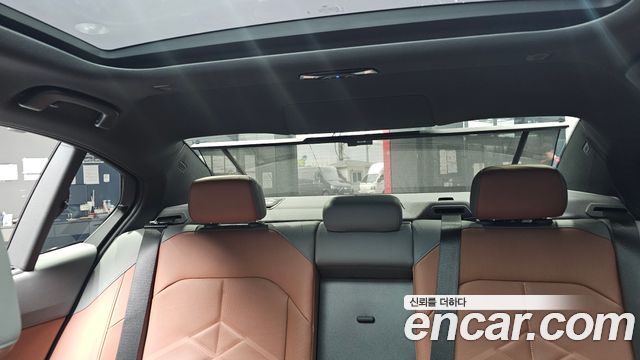 BMW 5-Series 2024 — photo 32