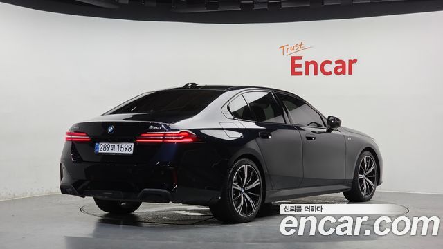 BMW 5-Series 2024 — photo 2