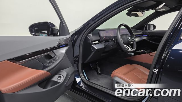 BMW 5-Series 2024 — photo 13