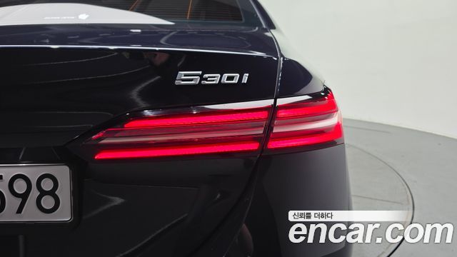 BMW 5-Series 2024 — photo 9