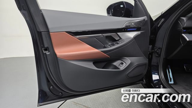 BMW 5-Series 2024 — photo 14