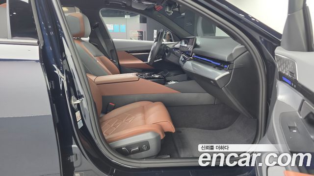 BMW 5-Series 2024 — photo 16
