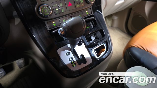 Kia Canival 2013 — photo 9