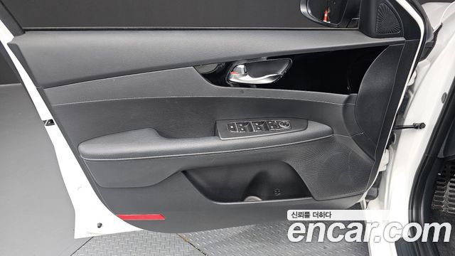 Kia K3 2024 — photo 14