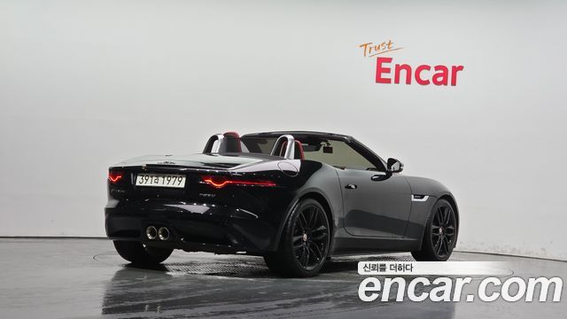 Jaguar F-TYPE 2019 — photo 2